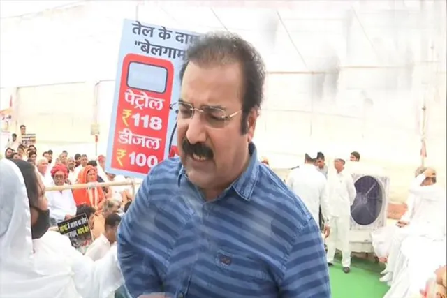 বেকারত্ব ও মুদ্রাস্ফীতির কারণে মানুষ আত্মহত্যা করছে, কেন্দ্রকে নিশানা কংগ্রেসের