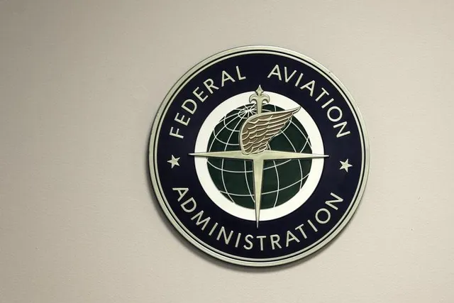 নিউইয়র্ক বিমানবন্দরে বিমান বাতিলের  ঘটনায়  তদন্ত করছে মার্কিন সংস্থা