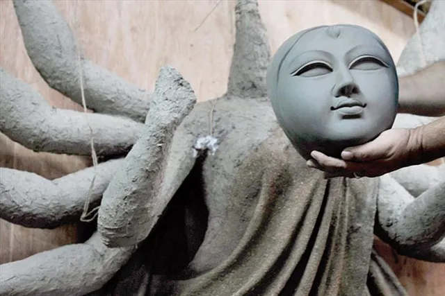 থিম 'প্রতিমাতেই প্রতিমা', স্রষ্টা কে জানেন?