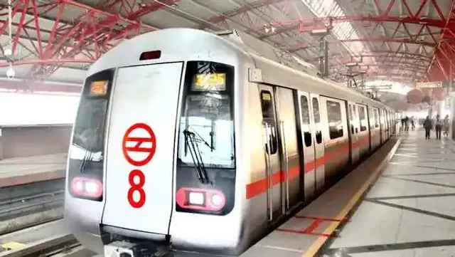 অবৈধ টিকিট বিক্রি করায় ২ কর্মীকে বরখাস্ত করল DMRC