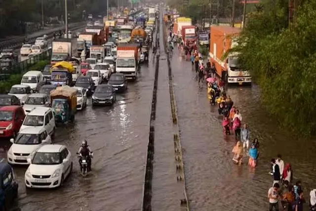 IMD:  ধেয়ে আসছে ভারী বৃষ্টি, বড় ক্ষয়ক্ষতির আশঙ্কা