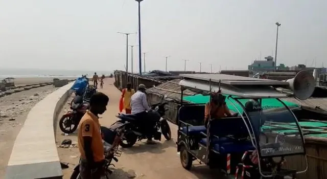 ঘূর্ণিঝড়ের সতর্কতায় দিঘায় শুরু মাইকিং