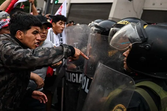 আটক প্রাক্তন রাষ্ট্রপতি পেদ্রো কাস্টিলো: উত্তপ্ত পেরু