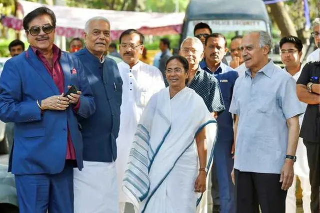 যশবন্ত সিনহাকে শুভেচ্ছা মমতার