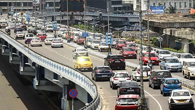 রাত ১২টার পরে উড়ালপুলে বাইকে চলাচলে নিষেধ