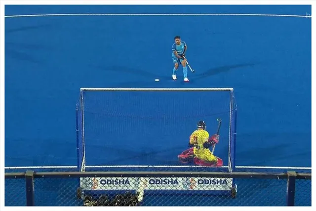 হরমনপ্রীতের গোল নিয়ে বিতর্ক !