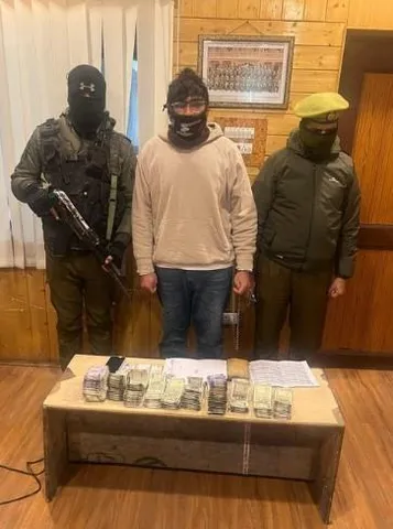 শ্রীনগরে লস্কর-ই-তৈবার সহযোগী গ্রেফতার