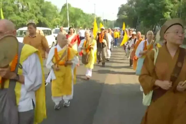 ওড়িশায় শান্তি পদযাত্রায় বৌদ্ধ শিষ্যরা- দেখুন ভিডিও