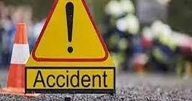 রাতের শহরে জোড়া দুর্ঘটনা