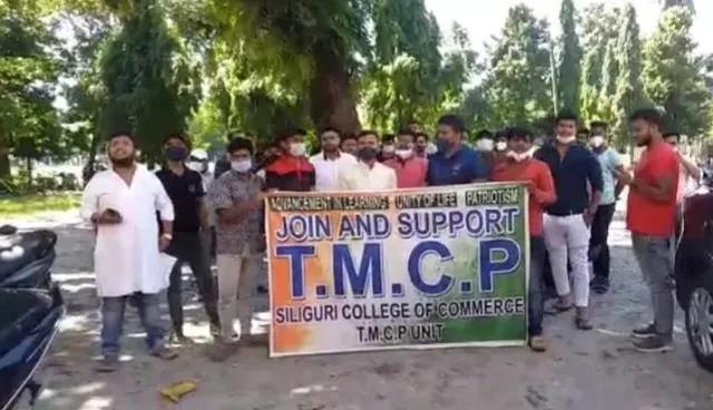 শিলিগুড়ি কমার্স কলেজে বিক্ষোভ তৃণমূল ছাত্র পরিষদের