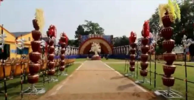 চিত্তরঞ্জন ৪ এর পল্লির নিবেদন কাল্পনিক আদলের মন্দির