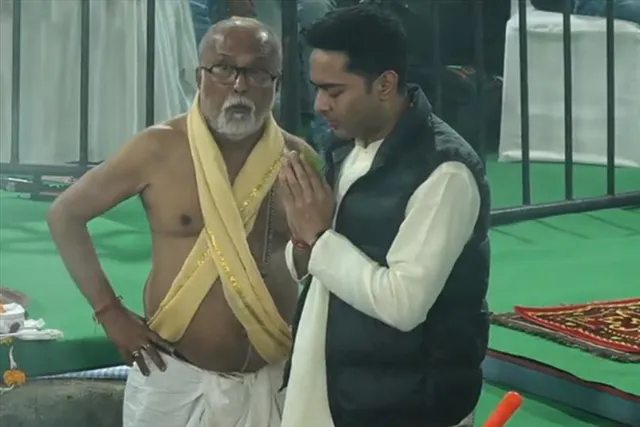 তৃণমূলের নতুন ভবনের ভিতপুজোয় অভিষেক