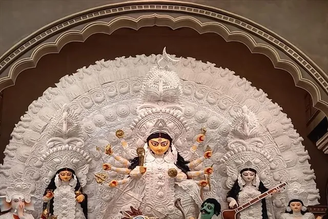 চতুর্থীতে উদ্বোধন রাজডাঙা নব উদয় সংঘের পুজোর