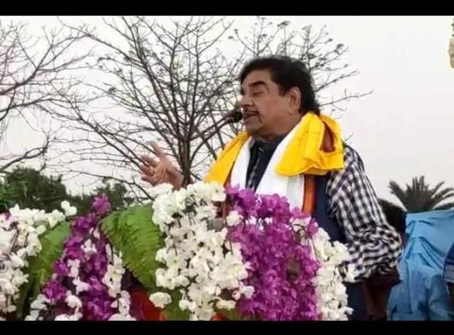 চীনাকুড়িতে তৃণমূলের নির্বাচনী সভায় শত্রুঘ্ন সিনহা