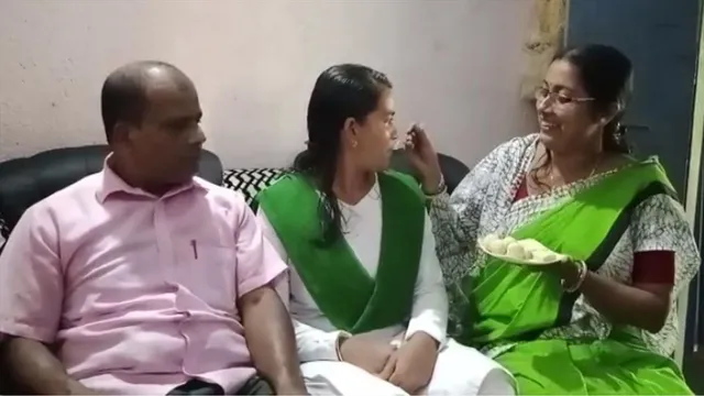 পশ্চিম মেদিনীপুরের নাম উজ্জ্বল করলেন মাধ্যমিকের কৃতী ছাত্রী শ্রেয়শী ভূঁইয়া