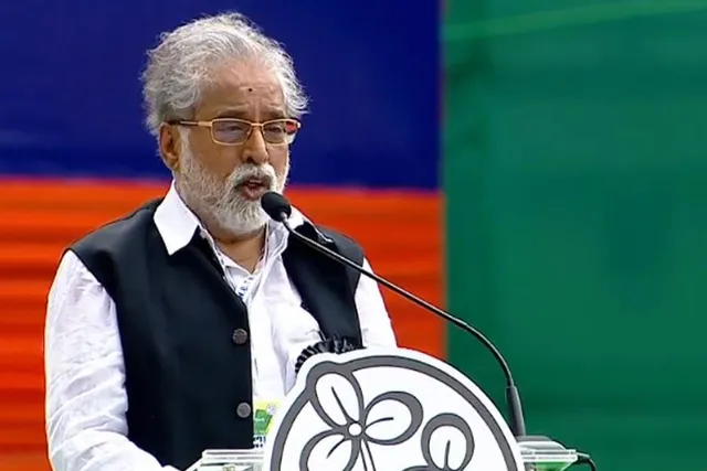 নজর ঘোরাতেই সোনিয়াকে তলব, সুর চড়ালেন সুদীপ