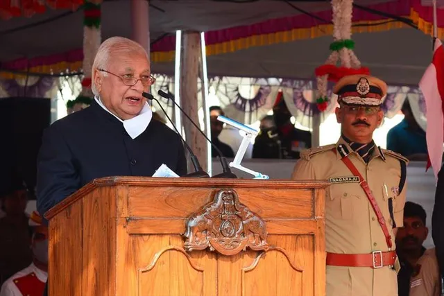 উচ্চশিক্ষায় গুণগত মান রূপান্তরের আবেদন জানালেন কেরালার  রাজ্যপাল