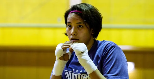 অলিম্পিক্সের উদ্বোধনী অনুষ্ঠানে ট্রেডমিলে দৌড়ে  এসেছেন জাপানের আরিসা সুবাতা