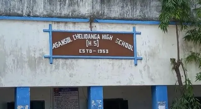 দীর্ঘ দু'বছর পর স্কুল খোলায় খুশি পড়ুয়ারা