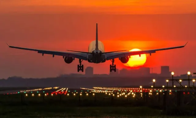 নিম্নমুখী সংক্রমণ, ১০০ শতাংশ যাত্রী নিয়ে শুরু হচ্ছে অন্তর্দেশীয় বিমান