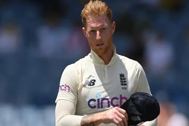 ১০০ ছয়, ১০০ উইকেট