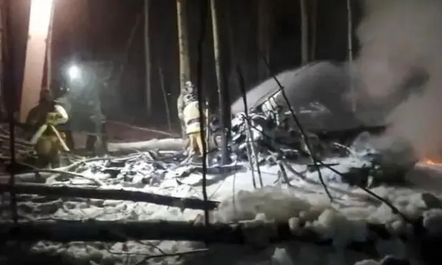 রাশিয়ায় ভেঙে পড়ল বিমান, মৃত কমপক্ষে ৯