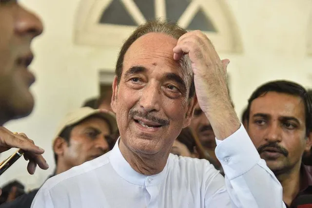 আজাদের সমর্থনে কংগ্রেস ছাড়লেন ৬৪ জন নেতা