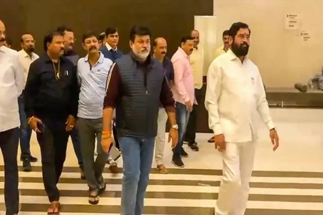 'আমি বিশ্বাসঘাতক নই,' অভিমানের সুর শিন্ডের গলায়