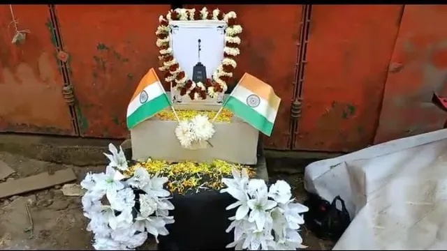 পুলওয়ামা হামলায় শহীদ জওয়ানদের প্রতি শ্রদ্ধার্ঘ্য