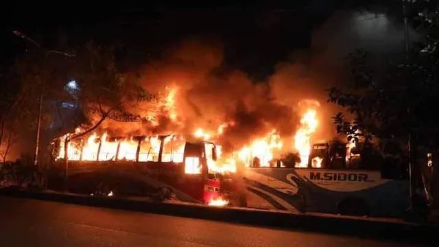 অনাবিল পরিবহনের বাসের চাপায় শিক্ষার্থীর মৃত্যু