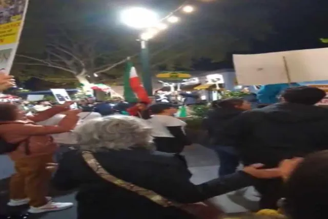 'ফ্রিডম ফর ইরান'- চলছে বিক্ষোভ, দেখুন ভিডিও