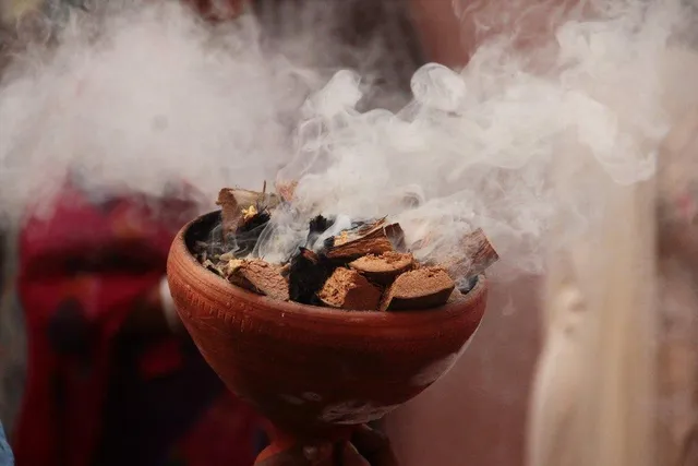 সদ্য করোনাকে হারিয়েছেন, মণ্ডপের ধোঁয়া থেকে সাবধান