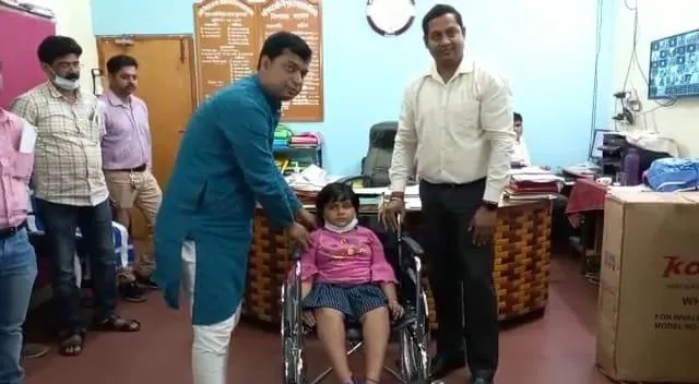 বিরল রোগে আক্রান্ত বালিকাকে স্কুলে ভর্তি নিতে চাইল না, অবশেষে সমাধান করলেন চেয়ারম্যান