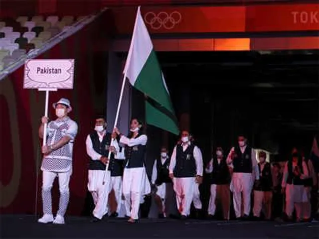 অলিম্পিক্সের  উদ্বোধনী অনুষ্ঠানে পা রেখেই বিতর্কে পাকিস্তান