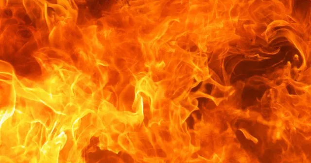 রাজাবাজারের বস্তিতে বিধ্বংসী আগুন