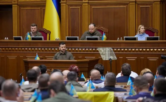 ইউক্রেনের পার্লামেন্টে সামরিক আইনের মেয়াদ আরও ৯০ দিন বাড়ানোর পক্ষে ভোট দিয়েছে