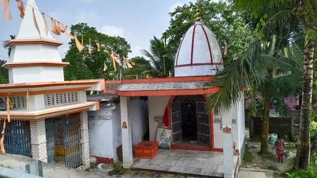 জাঁকজমকহীন কোচবিহার পুরাতন শ্মশান কালী পুজা
