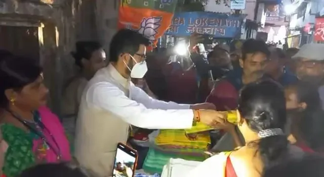 বিজেপির বস্ত্র বিতরণ কর্মসূচি ঘিরে গোষ্ঠীকোন্দলের অভিযোগ