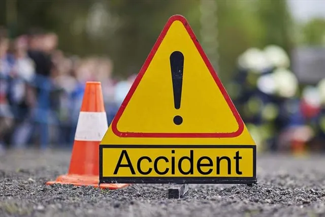 পথ দুর্ঘটনায় মৃত্যু তৃতীয় শ্রেণীর পড়ুয়ার