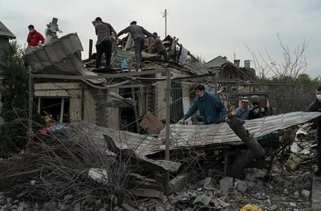 জাপোরিঝিয়ায় ক্ষেপণাস্ত্র হামলায় ১৩ জন নিহত ও ৮৯ জন আহত