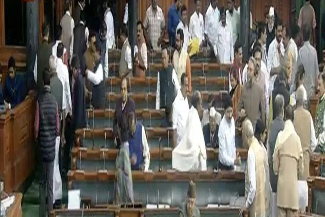 লোকসভা থেকে ওয়াকআউট করলেন বিরোধী নেতারা