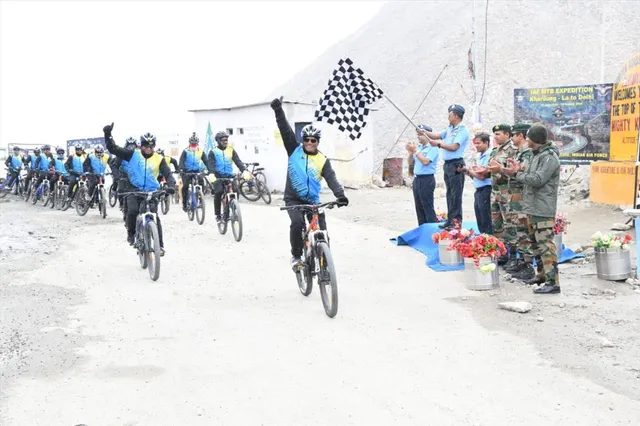 খারদুং লা থেকে ভারতীয় বিমান বাহিনীর সাইকেল অভিযান শুরু