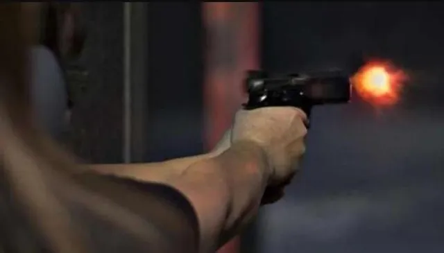 ছেঁড়া ২০০ টাকার নোট নিতে চাননি, গুলি খেলেন ডেলিভারি বয়