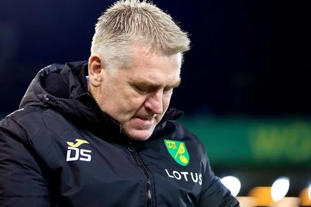 প্রধান কোচ ডিন স্মিথকে বরখাস্ত করল নরউইচ সিটি