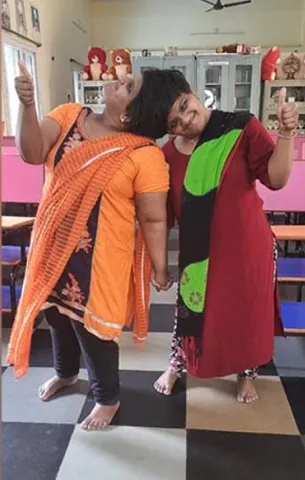 ইন্টারমিডিয়েটে ফার্স্টক্লাস পেয়ে উত্তীর্ণ হায়দরাবাদের জোড়া যমজ বোন