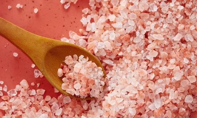 সৌন্দর্য বৃদ্ধিতে ম্যাজিকের মতো কাজ করে হিমালয়ান পিঙ্ক সল্ট, দেখে নিন কিভাবে