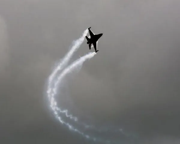 তাইওয়ান ১৫টি চীনা সামরিক বিমান ও ৩টি নৌ-জাহাজকে দ্বীপের চারপাশে খুঁজে পেয়েছে