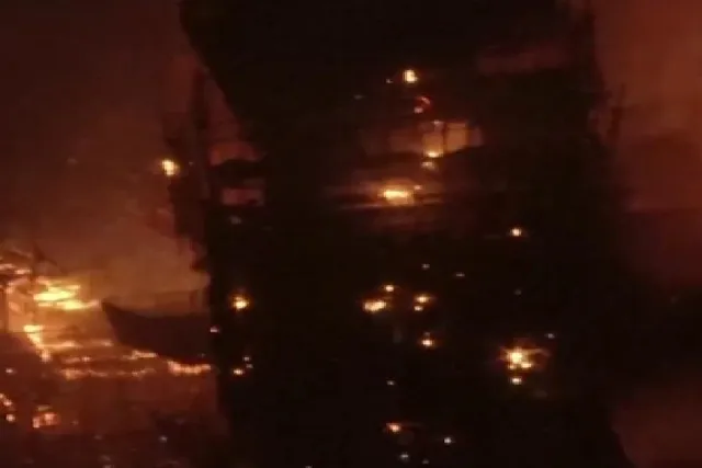 হংকংয়ে ভয়াবহ আগুন- দেখুন ভিডিও
