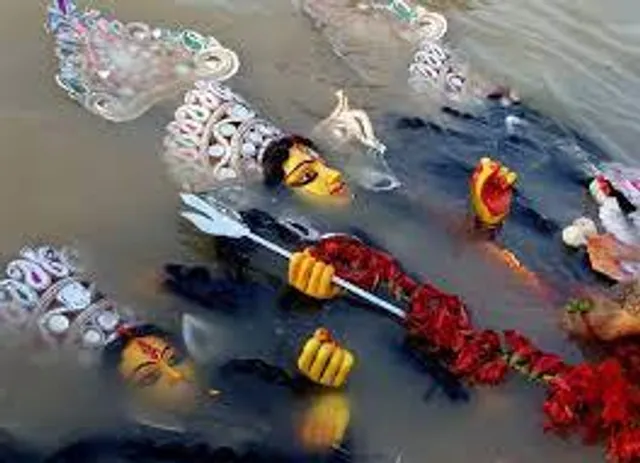 গঙ্গারঘাটে এখনও চলছে প্রতিমা বিসর্জন