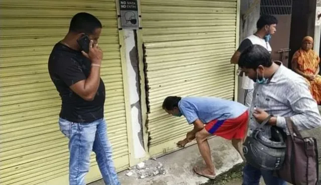 সোনার দোকানে শাটার ভেঙে চুরির চেষ্টা